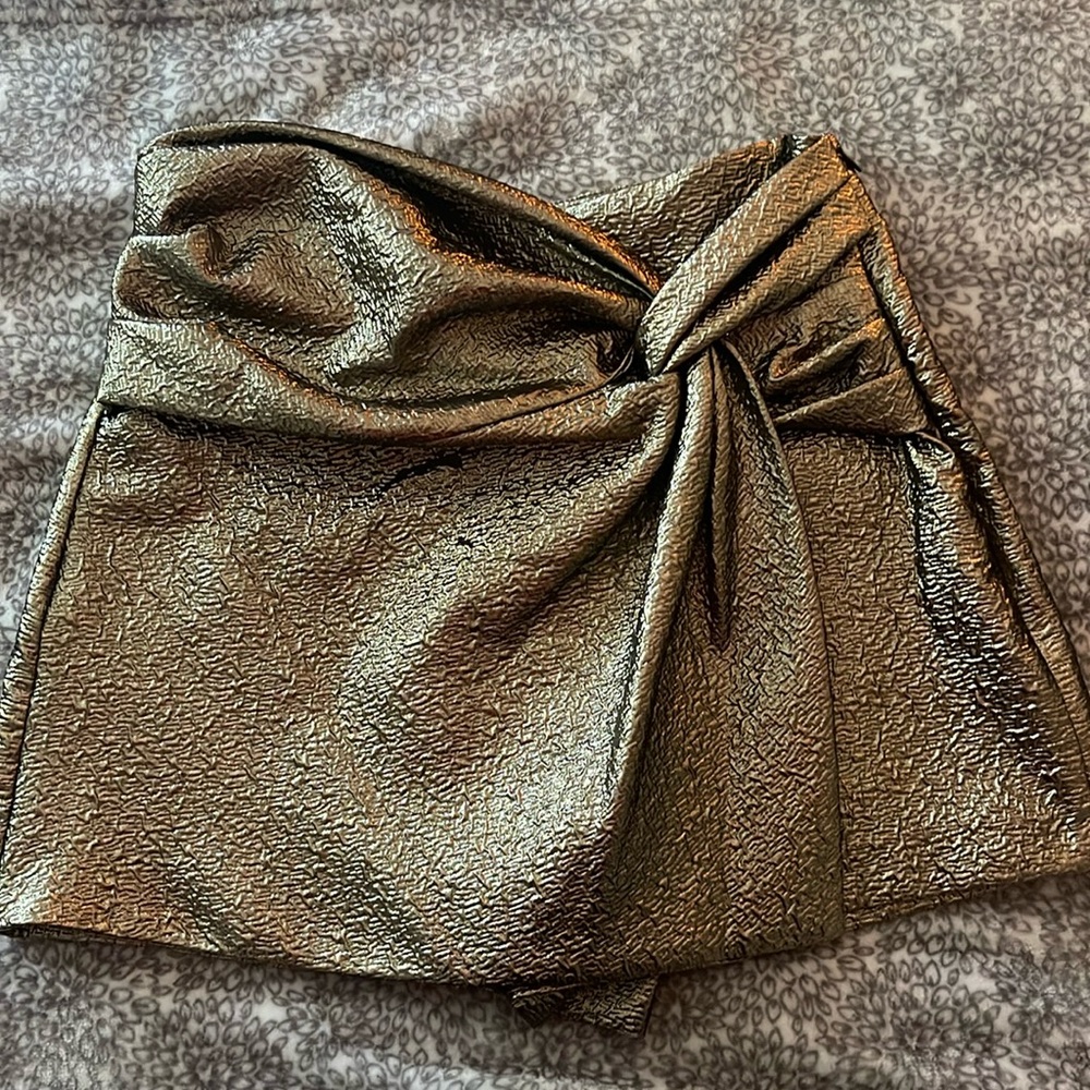 Gold knotted skort